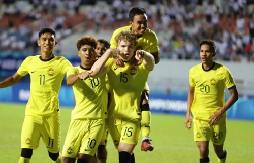Thắng Indonesia, U23 Malaysia tạm thời đứng đầu bảng 